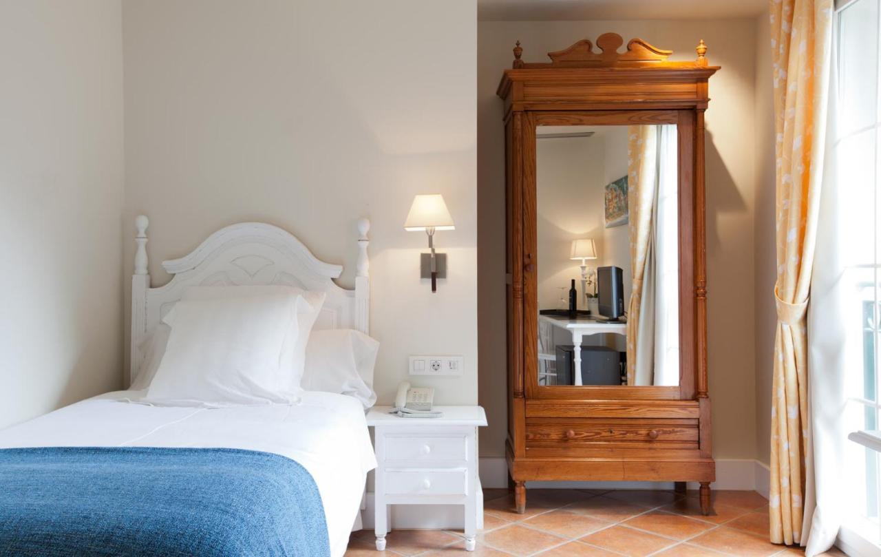 Mr Les Rotes Hotel 4*