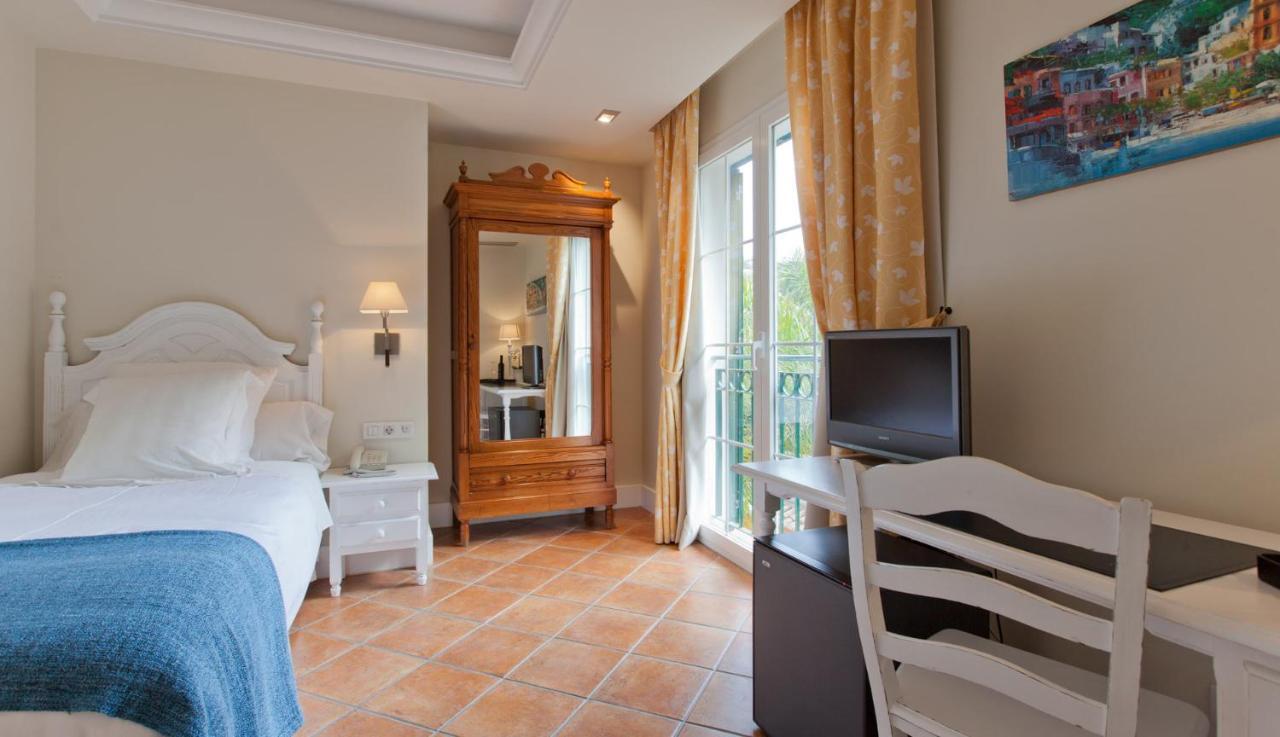 Mr Les Rotes Hotel 4*