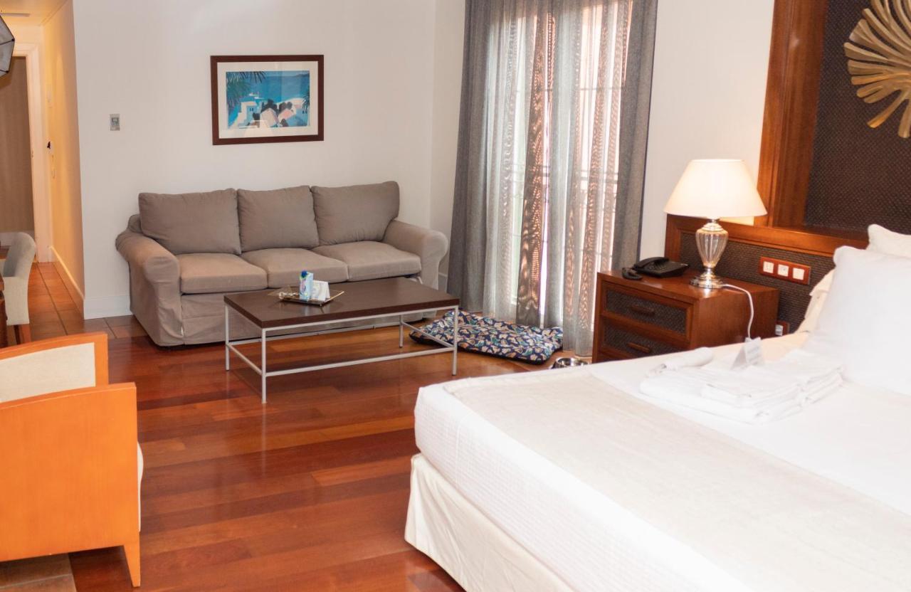Mr Les Rotes Hotel