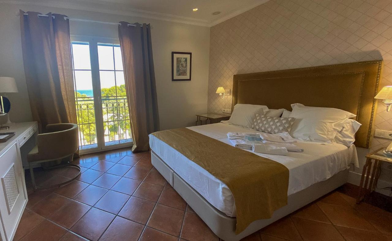 Mr Les Rotes Hotel