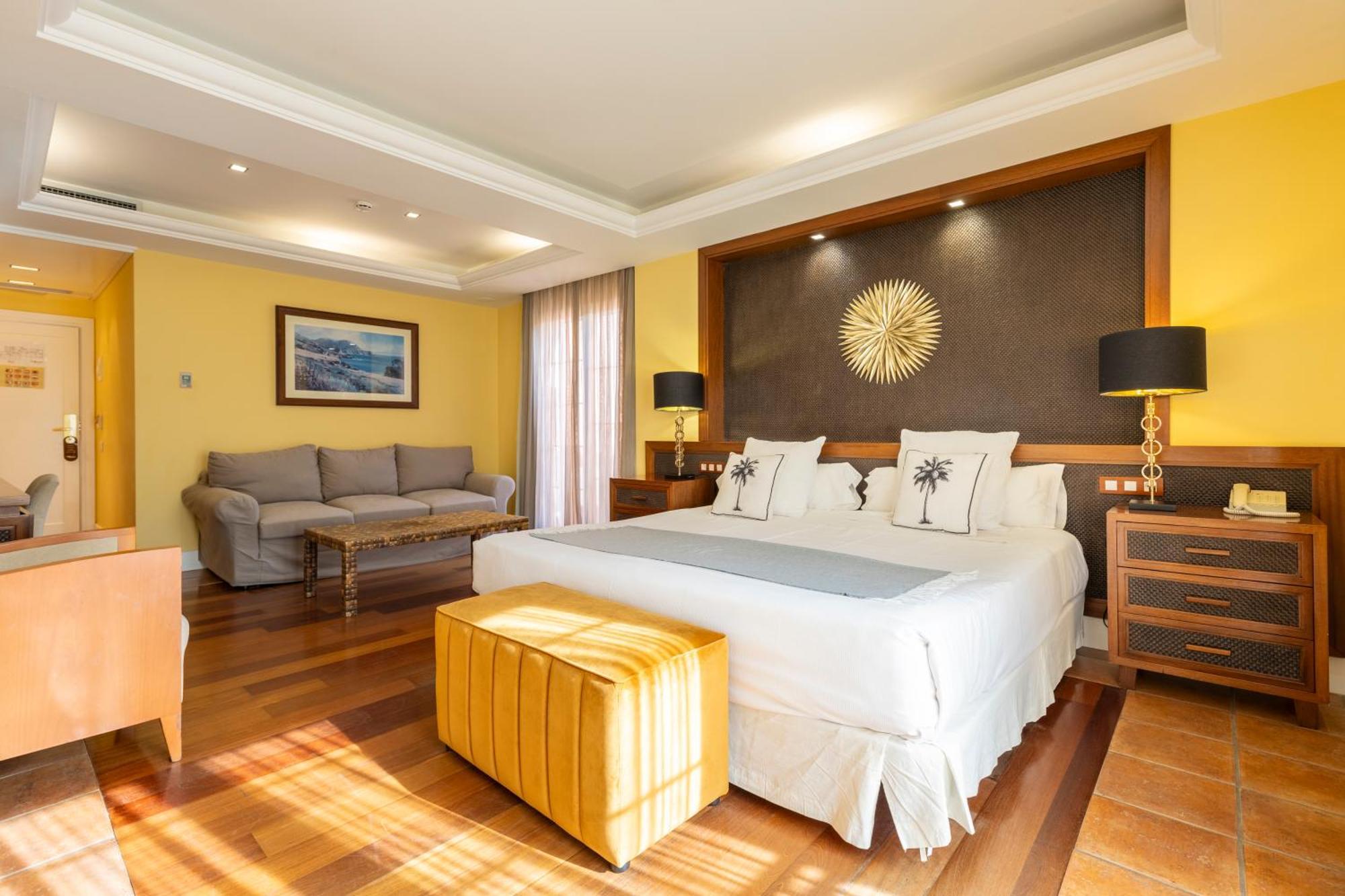 Hotel Mr Les Rotes 4*
